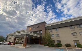 La Quinta Inn And Suites Harrisburg Airport Hershey