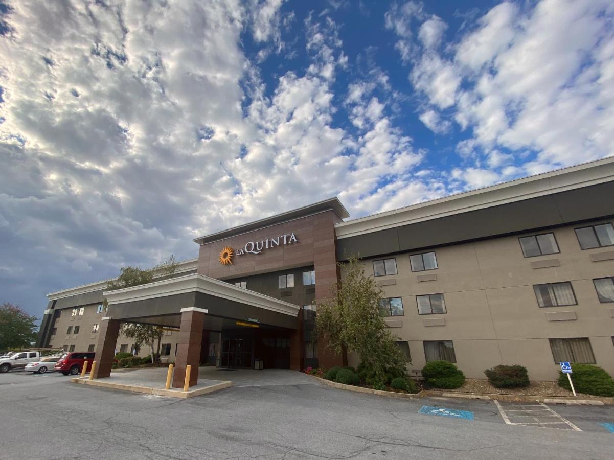 La Quinta By Wyndham Harrisburg Airport Hershey Exterior photo